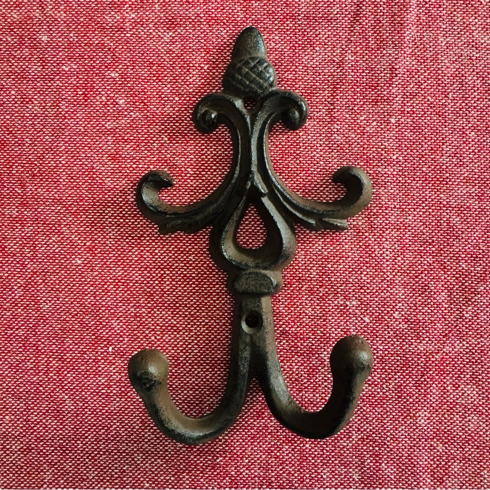 Antique Cast Iron Fleur-de-Lis Wall Hook